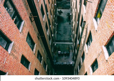 New York Alley 