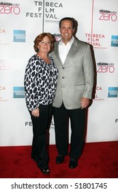 NEW YORK - APRIL 25: NY Mets Exec VP Dave Howard And Wife Nancy Attend 