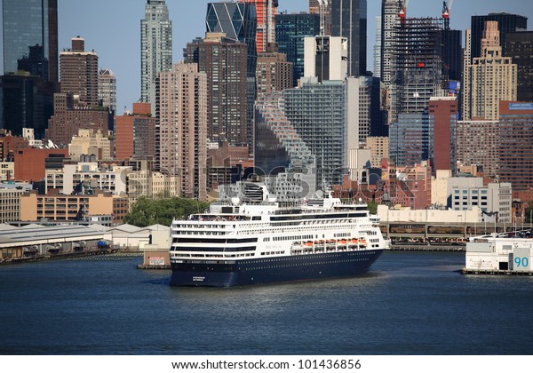 New York April 29 Cruise Ship Stock Photo Edit Now 101436856