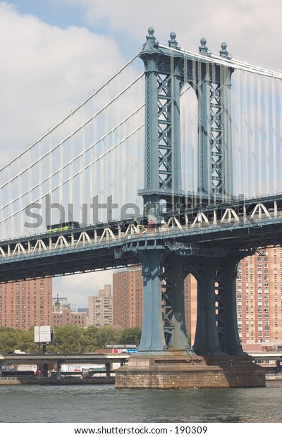 New york\
bridge