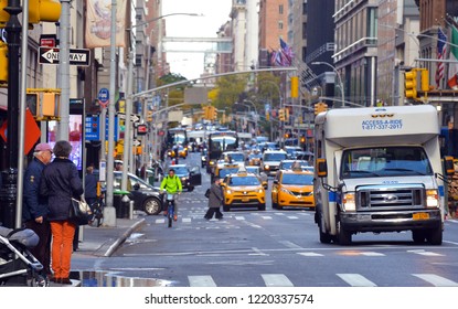 NEW YORK CIRCA NOVEMBER 2018. Despite Being A Weekend Afternoon, The Streets Of Manhattan Are As Congested As Weekday Rush Hour With Tourists, Locals And A Myriad Of Vehicles Adding To Gridlock