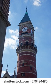 New York City, 14/09/2014: View Of The Jefferson Market Branch, Known As The Jefferson Market Courthouse, The Building At 425 Avenue Of The Americas And Housing The New York Public Library