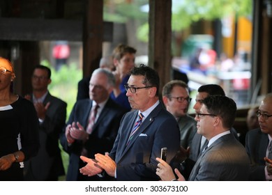 NEW YORK CITY - AUGUST 5 2015: The 2015 Sapolin Awards Were Given Out During A Banquet At The Bronx Zoo On The 25th Anniversary Of The ADA. FDNY Commissioner Daniel Nigro