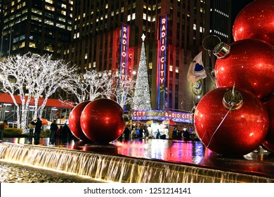 Boule De Noël Rouge Images Stock Photos Vectors