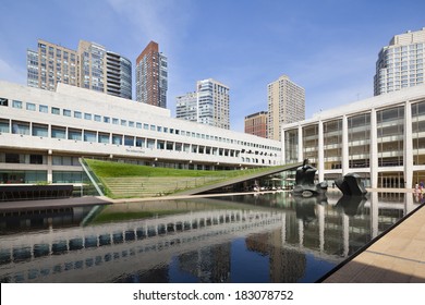 New York City - June 22: Paul Milstein Pool And Terrace At Lincoln Center In New York On June 22, 2013