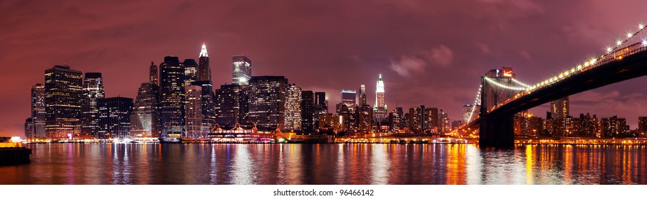 New York City Manhattan Nachtleben Panorama über Hudson River.