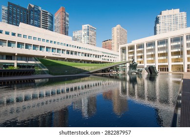 NEW YORK CITY - MAY 8, 2015: Paul Milstein Pool And Terrace At Lincoln Center. Julliard School Buinding In The Background.