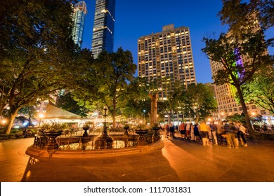 New York City, NY, USA - June 17, 2016: Madison Square Park And Fountain At Twilight In Summer. Flatiron District, Midtown, Manhattan