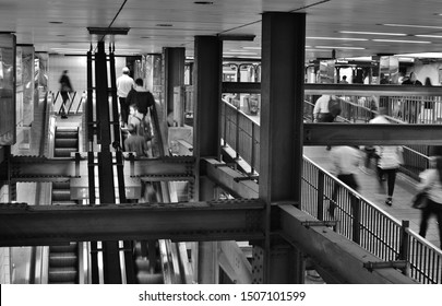 New York City, NY/ USA: 9-10-19- New York City Lifestyle Busy Commute Underground Subway Station Crowded People