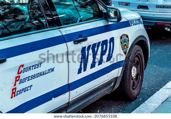 New York City, NY  USA -\
November 2021: Police car parked close to Rockefeller Center,\
Manhattan