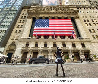 New York City, Ny/USA - April 5 2020: Fearless Girl, New York Stock Exchange Wall Street