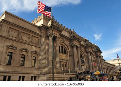 NEW YORK CITY - OCT10 2009: Metropolitan Museum Of Art In New York CITY, USA. Housing Over 2 Million Works Of Art, The Metropolitan Museum Of Art Is One Of The Biggest Museums In The World.