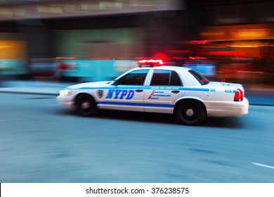 NEW YORK CITY - OCTOBER 07, 2015: Police Car Of The NYPD In Manhattan, NYC, In Motion Blur. NYPD Is One Of The Oldest Police Departments Established In US, Tracing Its Roots Back To The 17th Century.