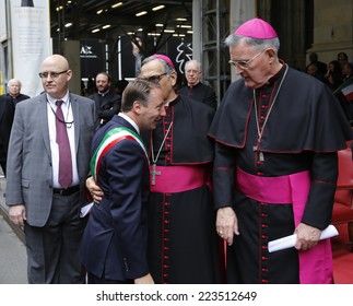 NEW YORK CITY - OCTOBER 13 2014: The 70th Columbus Day Parade Filled Fifth Ave With Thousands Of Marchers Celebrating The Pride Of Italian Heritage. Gubernatorial Candidate Rob Astorino Meets Bishops