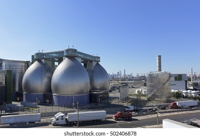 NEW YORK CITY - OCTOBER 15 2016: The Greenpoint Community Environmental Fund Held An Open House Tour Of Several Important Remediation Sites