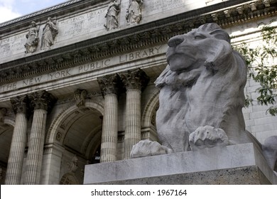 New York City Public Library Exterior With Lion Statue