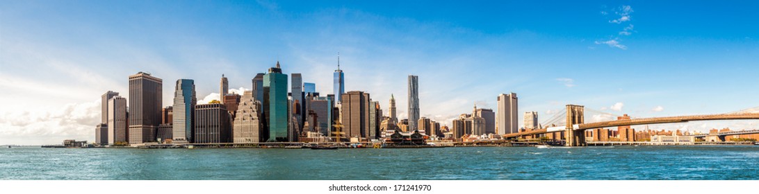  New York City Skyline, Manhattan And Brooklyn Bridge View