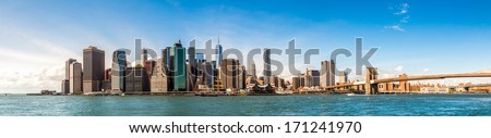  New York City Skyline, Manhattan and Brooklyn bridge view