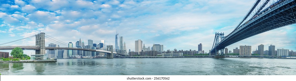New York City - Stunning panoramic view of Brooklyn and Manhattan Bridge with skyline.