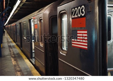 Similar – Foto Bild Der Zug hielt in der New Yorker U-Bahn-Station.