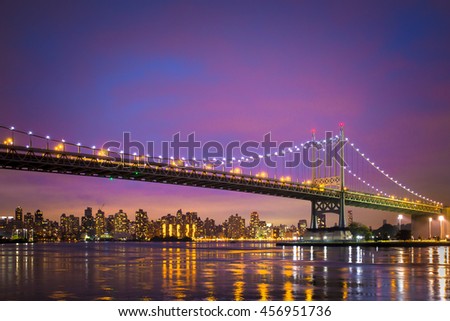 Similar – Foto Bild Skyline von Manhattan, Queens und New Jersey mit Möven in der Dämmerung