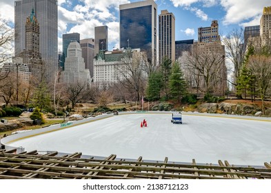 New York City, New York, United States 23 Mar 2013: Wollman Rink With No People On The Ice, Skyline Of Manhattan, New York City