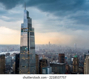 New York City, United States - September 18, 2022. Vintage View Of A Skyscraper Tower In A Light Haze Of Fog