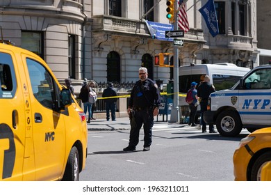 New York City New York USA April 26, 2021 NYPD Bomb Squad Investigates A Suspicious Package Outside The Metropolitan Museum Of Art. 