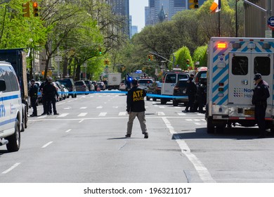 New York City New York USA April 26, 2021 NYPD Bomb Squad Investigates A Suspicious Package Outside The Metropolitan Museum Of Art. 