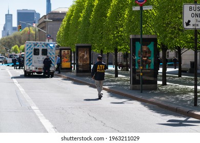 New York City New York USA April 26, 2021 NYPD Bomb Squad Investigates A Suspicious Package Outside The Metropolitan Museum Of Art. 