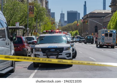 New York City New York USA April 26, 2021 NYPD Bomb Squad Investigates A Suspicious Package Outside The Metropolitan Museum Of Art. 