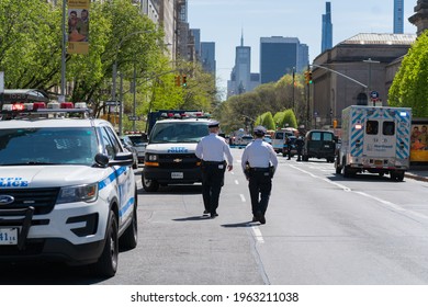 New York City New York USA April 26, 2021 NYPD Bomb Squad Investigates A Suspicious Package Outside The Metropolitan Museum Of Art. 