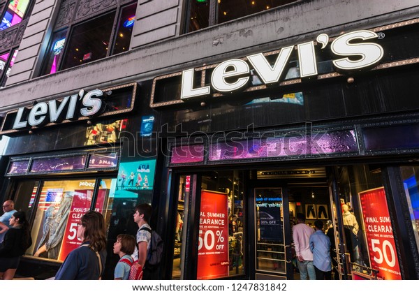 levi's times square store