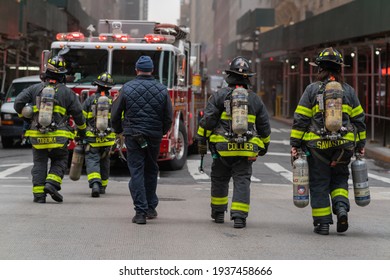 New York City New York USA March 16, 2021 The FDNY Is Investigating What Caused A 3 Alarm Fire In A Manhattan High-rise Penthouse. About 150 Firefighters Were On The Scene. 