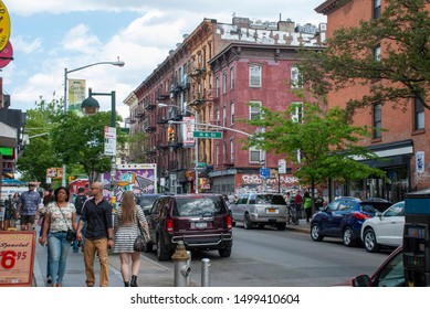 200 Bedford Avenue Images, Stock Photos & Vectors 