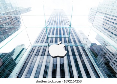 NEW YORK CITY, USA - NOVEMBER 28: Apple Store on 5th Avenue on November 28, 2019 in New York City, USA. Apple's iconic store was originally opened by Steve Jobs in 2006 and is open 24-7 all year round