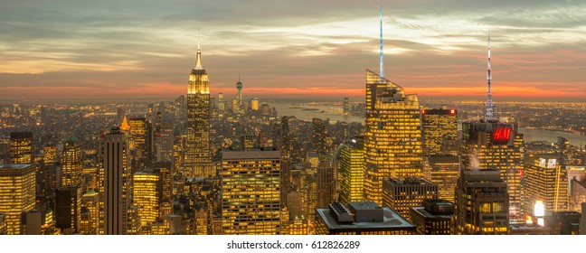 New York - DECEMBER 20, 2013: View of Lower Manhattan on Decembe - Shutterstock ID 612826289