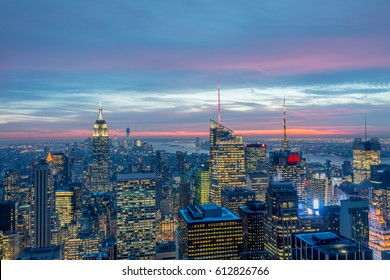 New York - DECEMBER 20, 2013: View of Lower Manhattan on Decembe - Shutterstock ID 612826766