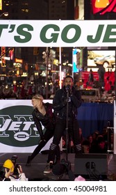 NEW YORK - JANUARY 21: Recording Artist Jason Derulo (R) Performs At The New York Jets AFC Championship Game Pep Rally In Times Square On January 21, 2010 In New York City.