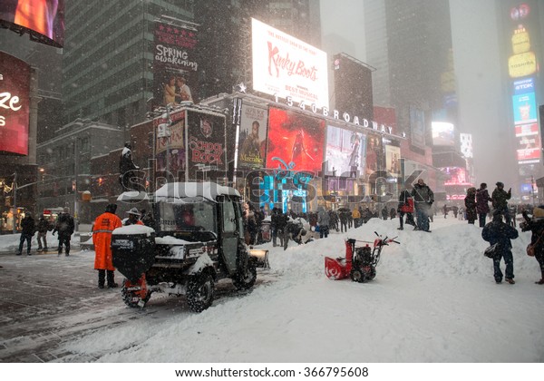 NEW YORK - JANUARY 23, 2016: The biggest
blizzard ever covered East cost of
USA
