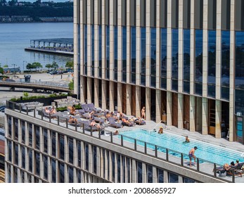 New York, JUL 4, 2021 - Sunny View Of The Equinox Hotel New York With Swimming Pool