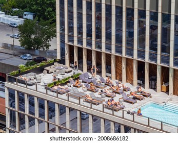 New York, JUL 4, 2021 - Sunny View Of The Equinox Hotel New York With Swimming Pool