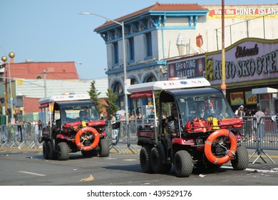 NEW YORK - JUNE 18, 2016: FDNY EMS Rescue Vehicle At Coney Island In Brooklyn, NY. The New York City Fire Department Bureau Of Emergency Medical Services, Or FDNY EMS, Was Establish On March 17, 1996