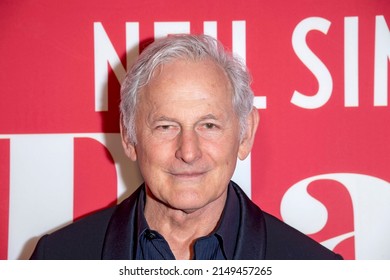 NEW YORK, NEW YORK - MARCH 28: Victor Garber Attends 