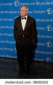 NEW YORK - NOV 10: Lorne Michaels Attends The American Museum Of Natural History's  2011 Gala On November 10, 2011 In New York City, NY.