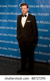 NEW YORK - NOV 10: Saturday Night Live Cast Member Jason Sudeikis Attends The American Museum Of Natural History's  2011 Gala On November 10, 2011 In New York City, NY.