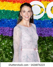 New York, NY - June 09, 2019: Sutton Foster Attends The 73rd Annual Tony Awards At Radio City Music Hall