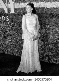 New York, NY - June 09, 2019: Sutton Foster Attends The 73rd Annual Tony Awards At Radio City Music Hall