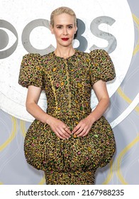 New York, NY - June 12, 2022: Sarah Paulson Wearing Dress By Moschino Attends 75th TONY Awards At Radio City Music Hall