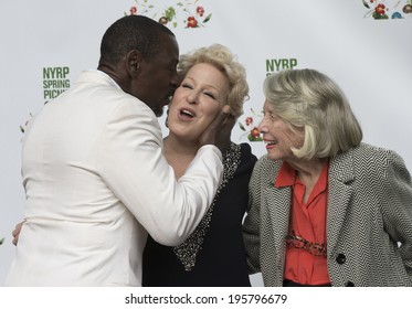 NEW YORK, NY - MAY 29 2014: Liz Smith, Bette Midler And Ron Finley (R-L) Attend 13th Annual Spring Picnic For New York Restoration Project Fundraising At General Grant National Memorial Riverside Park